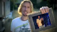 Look at this photograph