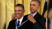 Obama giving Obama award